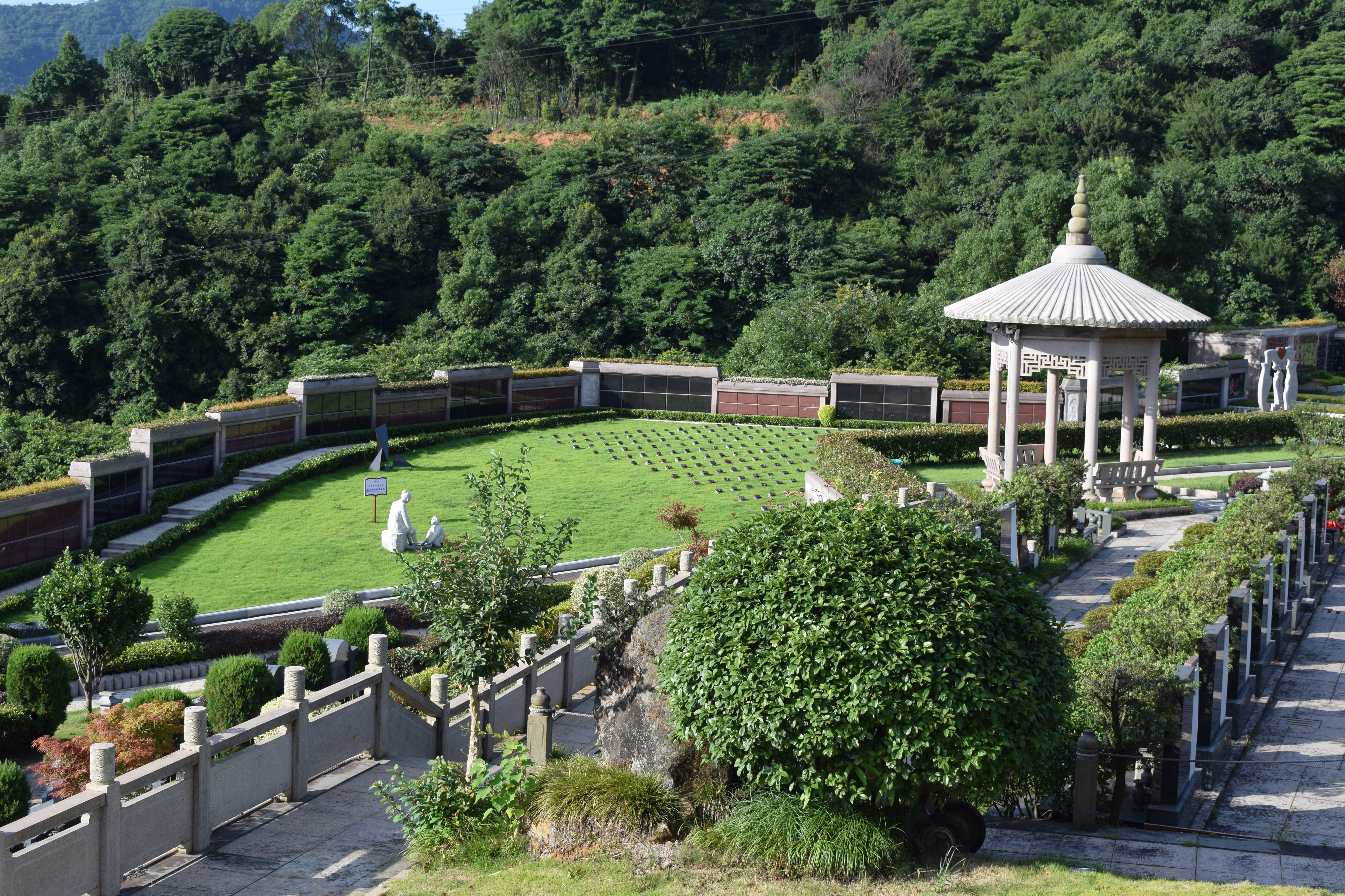 九游会俱乐部引领公墓行业转型升级，创新实践获社会广泛认可