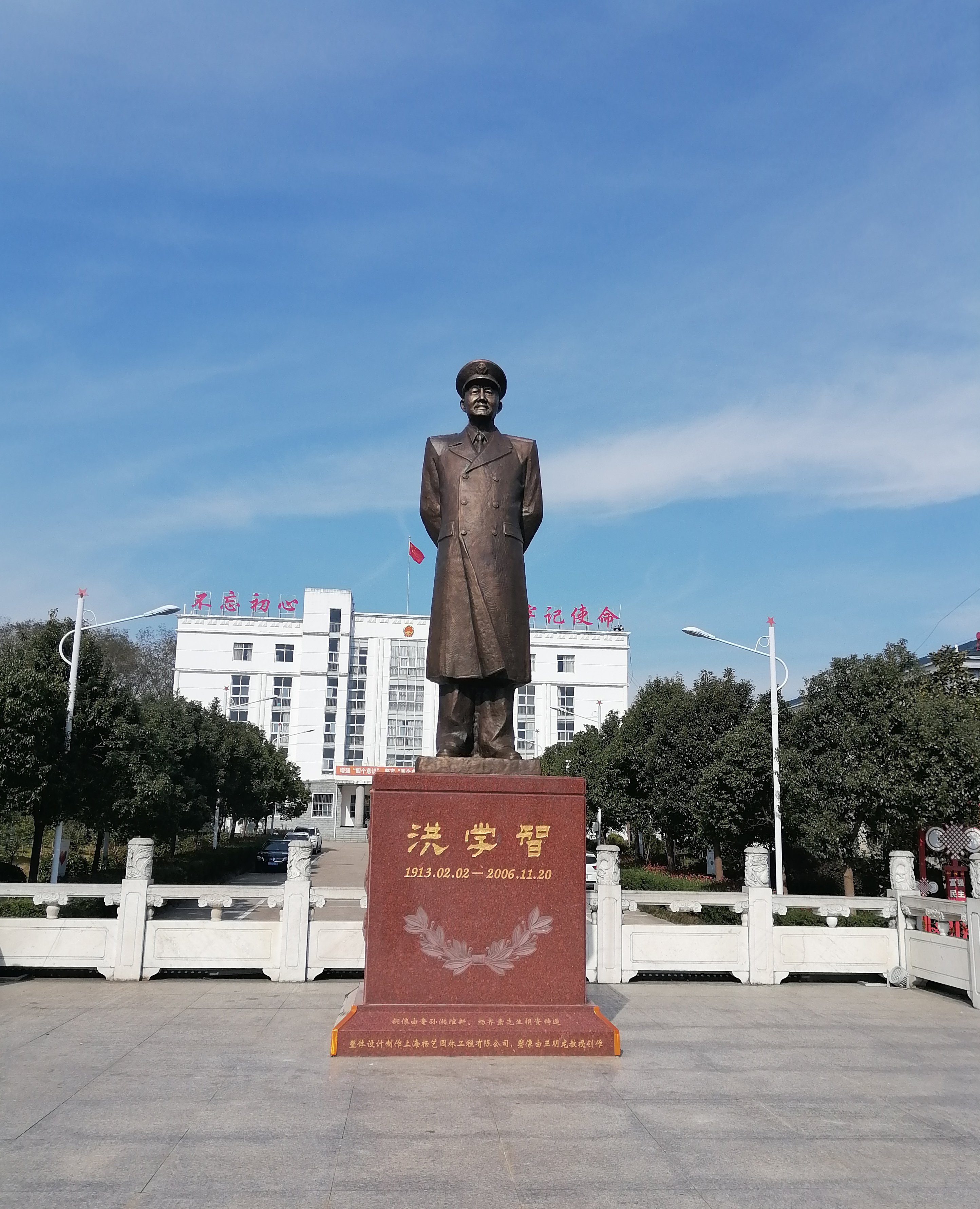 墓园铜韵，不朽的人文记忆