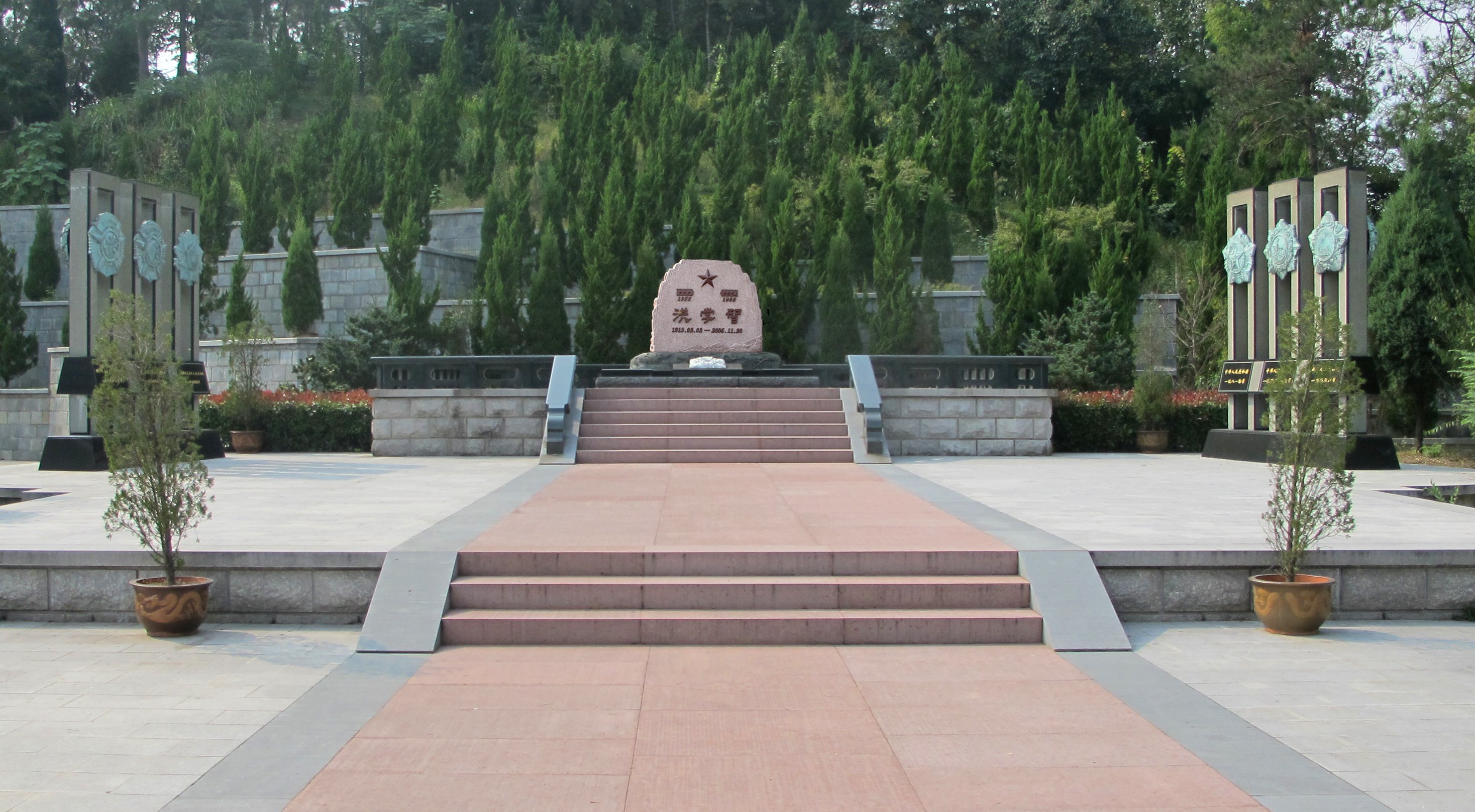 为什么墓园需要红色文化？